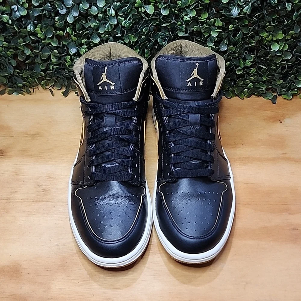 Jordan Men's Black and Gold Air High-Top Sneakers